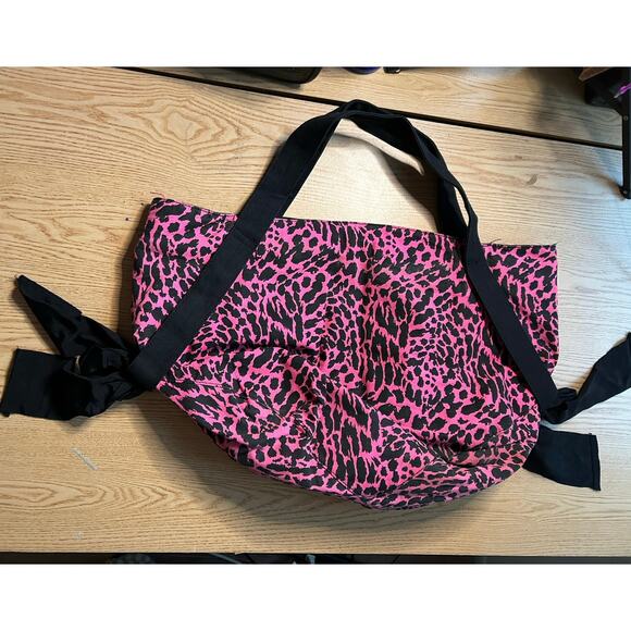New Betsey Johnson Betsyville Animal Prt Purse Handbag Tote Bag Overnite 23”x16” - Picture 3 of 7